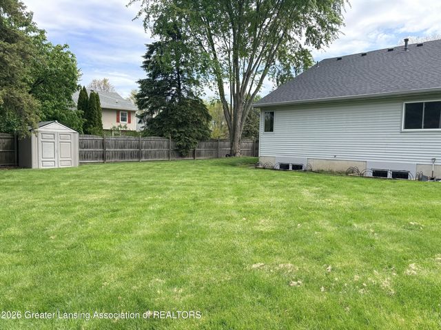 2325 Bush Hill, Holt, MI 48842
