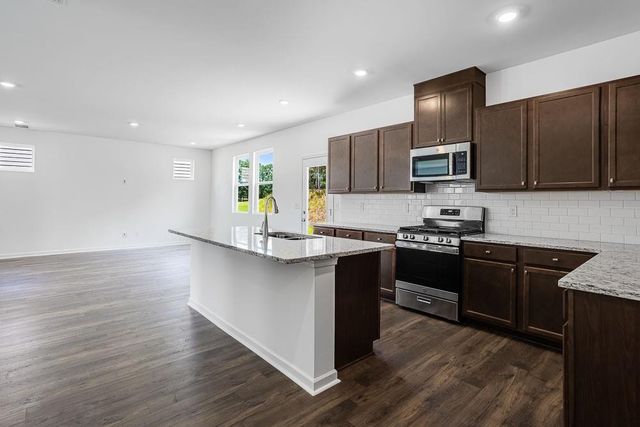 209 Groveton Court, Euharlee, GA 30145