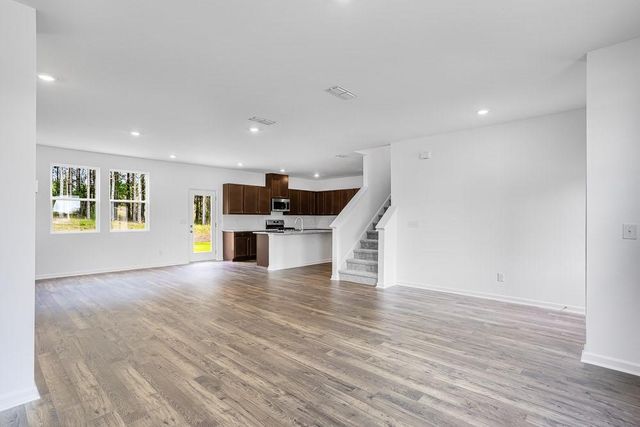 209 Groveton Court, Euharlee, GA 30145