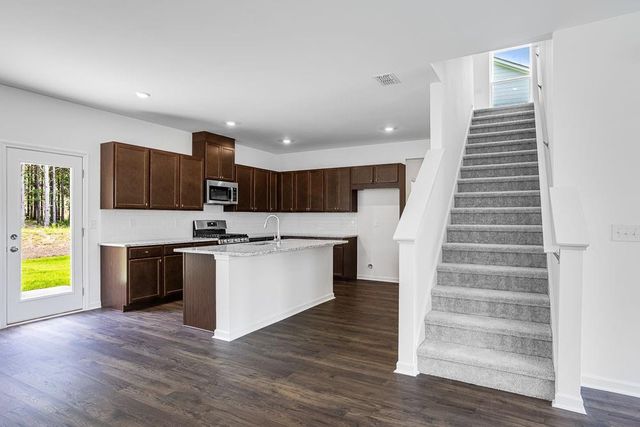 209 Groveton Court, Euharlee, GA 30145