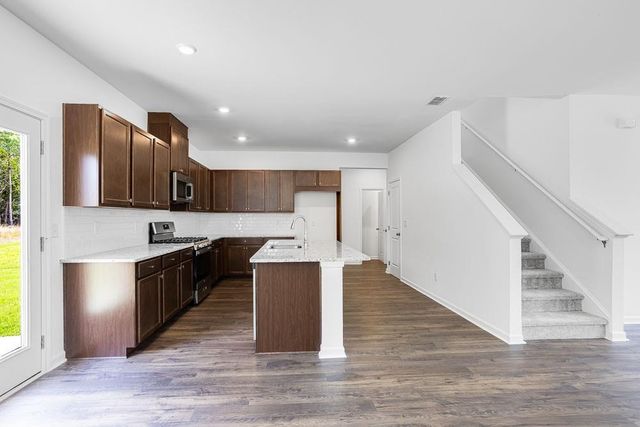 209 Groveton Court, Euharlee, GA 30145