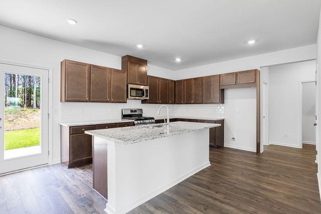 209 Groveton Court, Euharlee, GA 30145