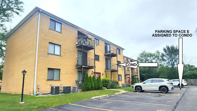 9375 Hamilton Court E, Des Plaines, IL 60016