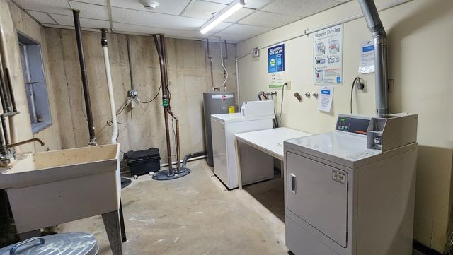 9375 Hamilton Court E, Des Plaines, IL 60016