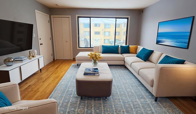 9375 Hamilton Court E, Des Plaines, IL 60016