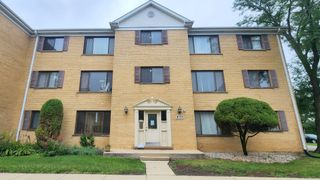 9375 Hamilton Court E, Des Plaines, IL 60016