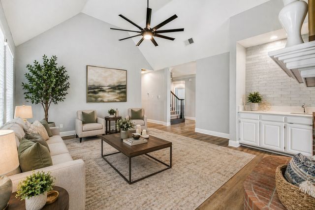 2813 Mesa Court, Hurst, TX 76054