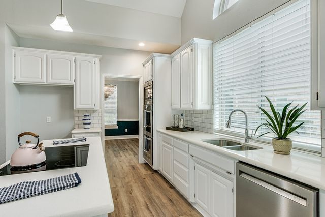 2813 Mesa Court, Hurst, TX 76054