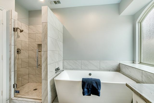 2813 Mesa Court, Hurst, TX 76054