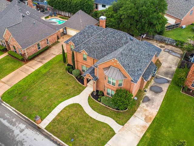 2813 Mesa Court, Hurst, TX 76054