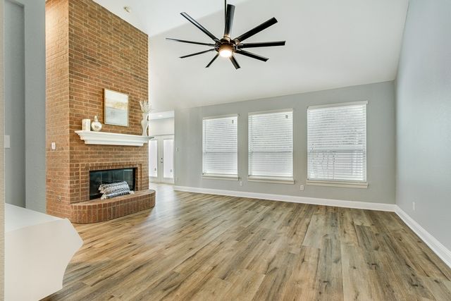 2813 Mesa Court, Hurst, TX 76054