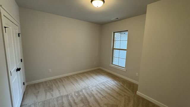 470 W Foxrun, Springfield, TN 37172