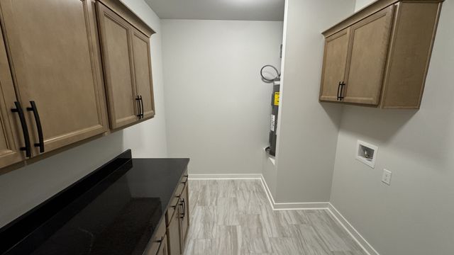 470 W Foxrun, Springfield, TN 37172
