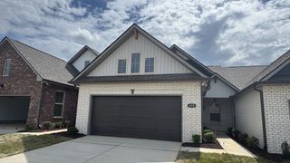 470 W Foxrun, Springfield, TN 37172