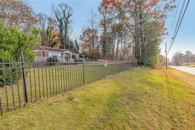 2626 White Sulphur Road, Gainesville, GA 30501