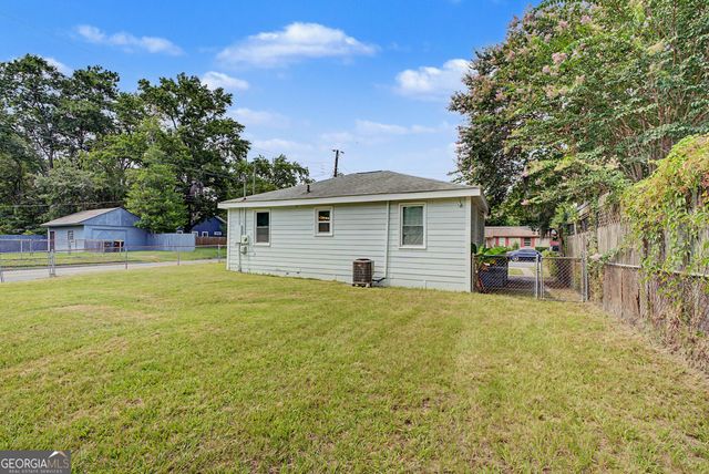 1301 E 68th Street, Savannah, GA 31404