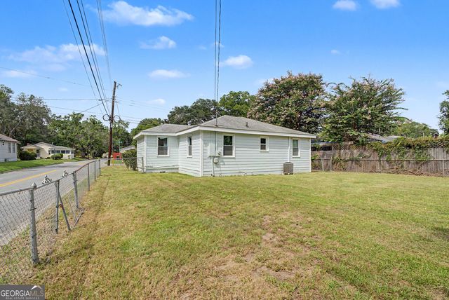1301 E 68th Street, Savannah, GA 31404