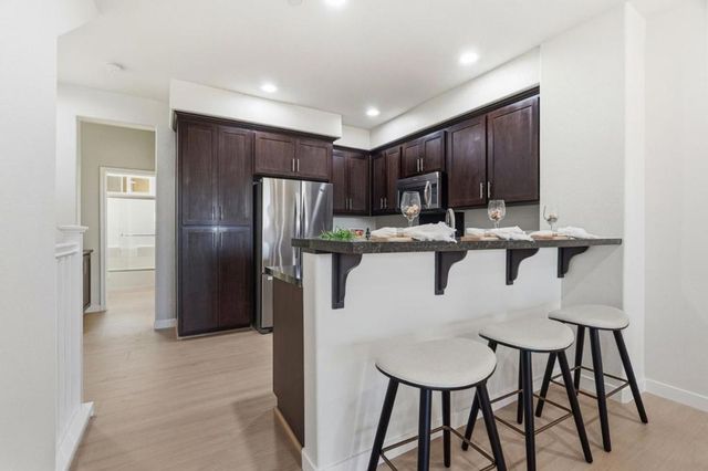 168 E Main Avenue, Morgan Hill, CA 95037