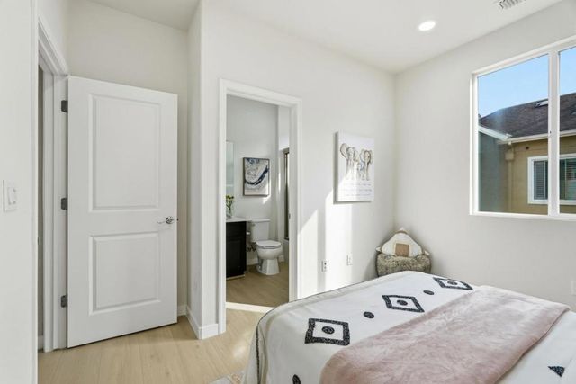 168 E Main Avenue, Morgan Hill, CA 95037