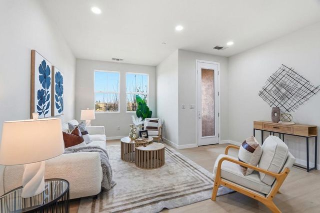 168 E Main Avenue, Morgan Hill, CA 95037