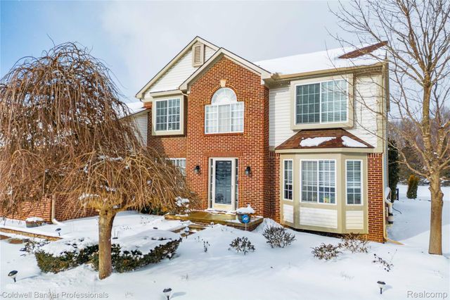 60628 S Lyon Trail, Lyon Charter Township, MI 48178