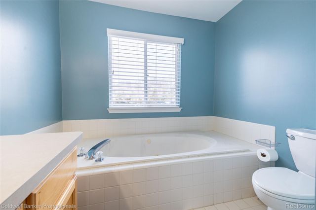 60628 S Lyon Trail, Lyon Charter Township, MI 48178