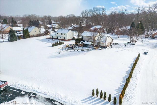 60628 S Lyon Trail, Lyon Charter Township, MI 48178