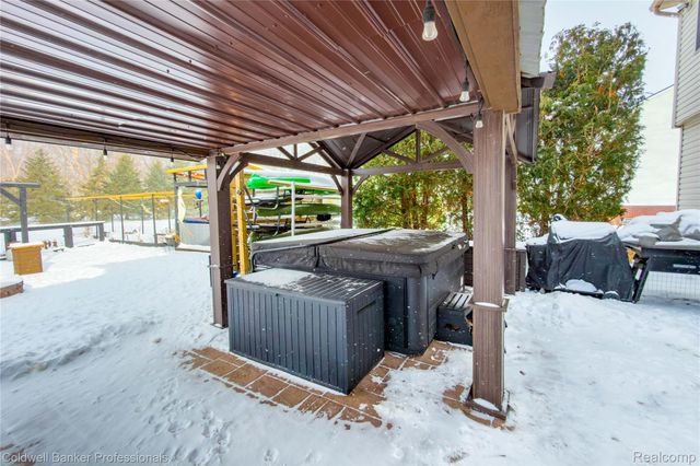 60628 S Lyon Trail, Lyon Charter Township, MI 48178