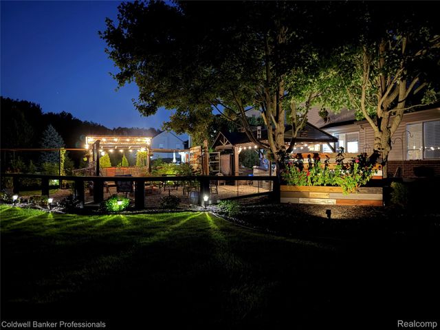 60628 S Lyon Trail, Lyon Charter Township, MI 48178