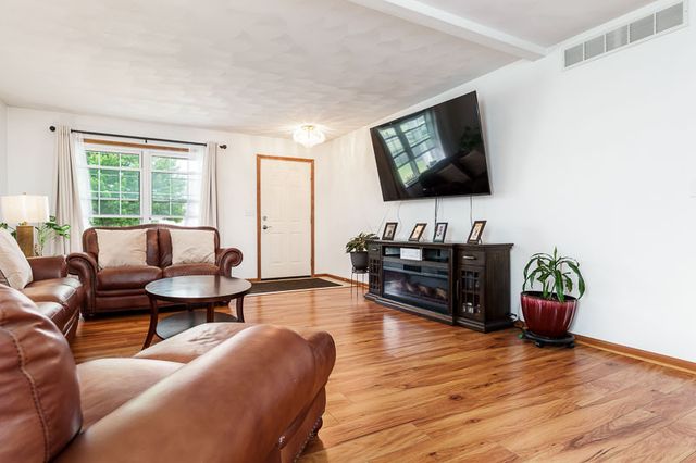 2957 Vaughndale Drive, Machesney Park, IL 61115