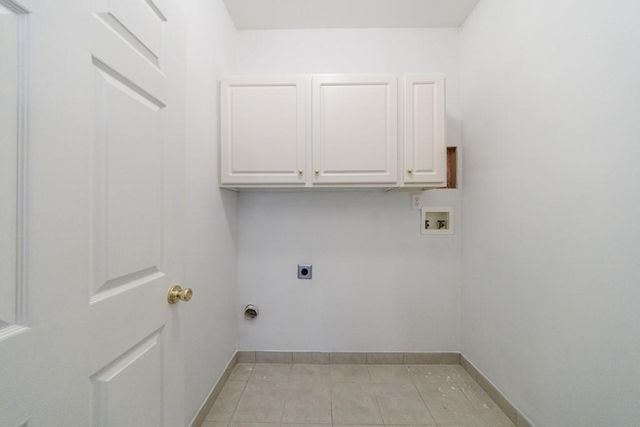 195 Weatherstone Drive, Woodstock, GA 30188