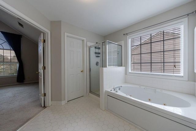 195 Weatherstone Drive, Woodstock, GA 30188