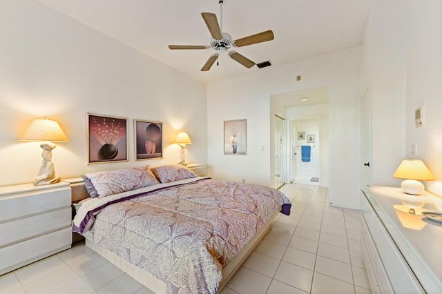 8053 Clear Shores Circle, Delray Beach, FL 33446