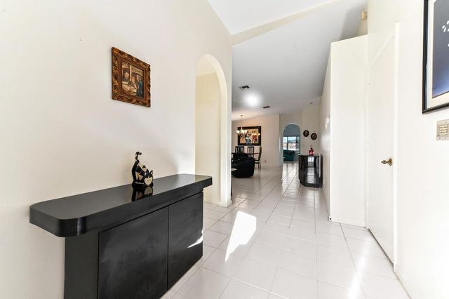 8053 Clear Shores Circle, Delray Beach, FL 33446