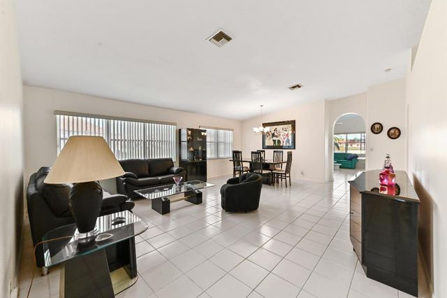 8053 Clear Shores Circle, Delray Beach, FL 33446