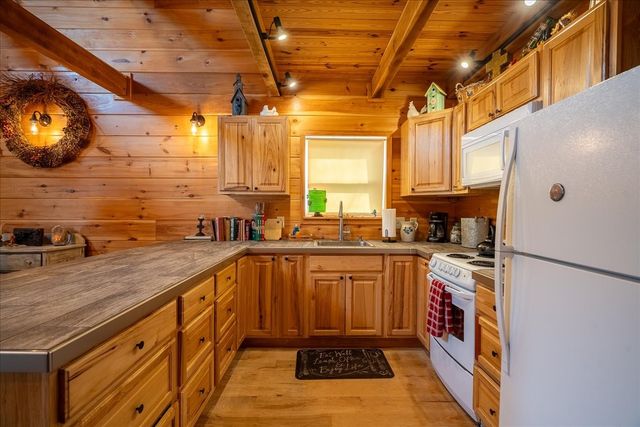 516 Barney Ln, Westpoint, TN 38486