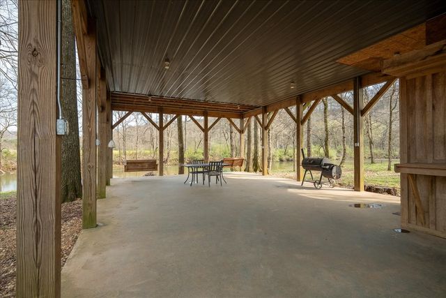 516 Barney Ln, Westpoint, TN 38486