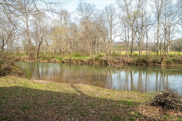516 Barney Ln, Westpoint, TN 38486