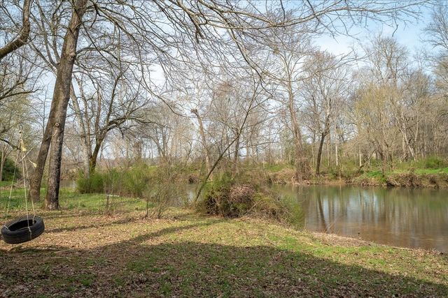 516 Barney Ln, Westpoint, TN 38486