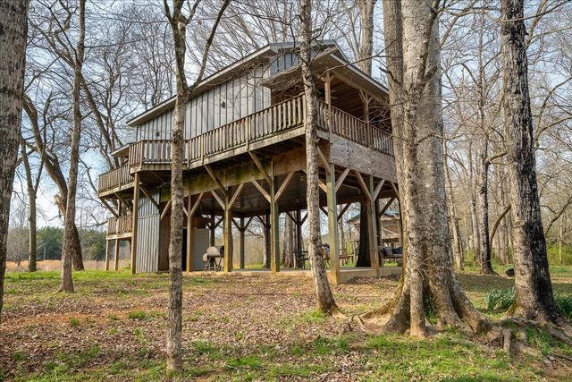 516 Barney Ln, Westpoint, TN 38486
