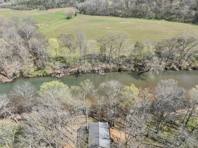 516 Barney Ln, Westpoint, TN 38486