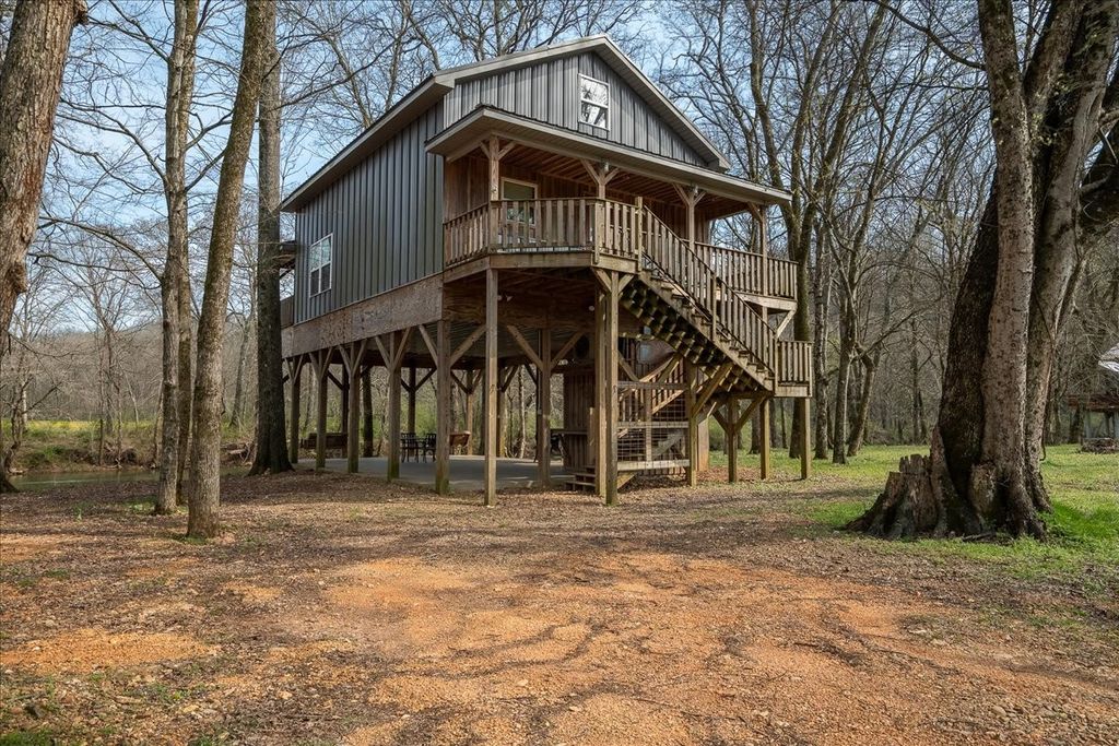516 Barney Ln, Westpoint, TN 38486