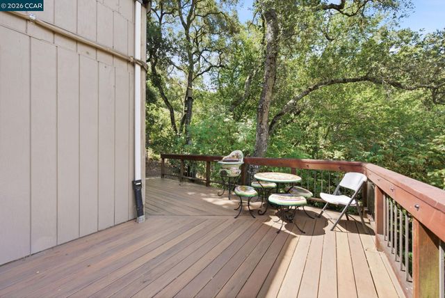691 Old Jonas Hill Rd, Lafayette, CA 94549