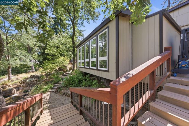 691 Old Jonas Hill Rd, Lafayette, CA 94549
