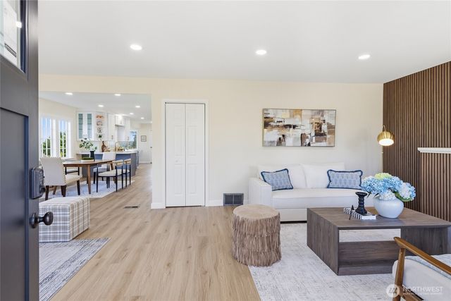 331 NE 53rd Street, Seattle, WA 98105