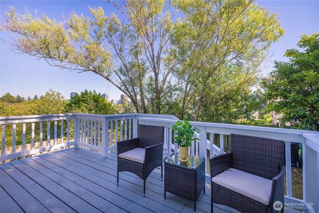 331 NE 53rd Street, Seattle, WA 98105