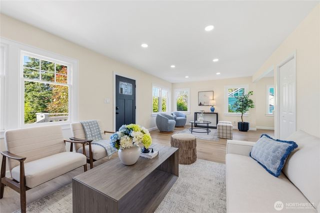 331 NE 53rd Street, Seattle, WA 98105