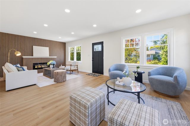 331 NE 53rd Street, Seattle, WA 98105