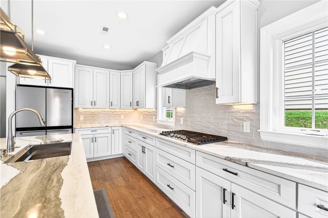 415 Freedom Dr, Richland, PA 15044