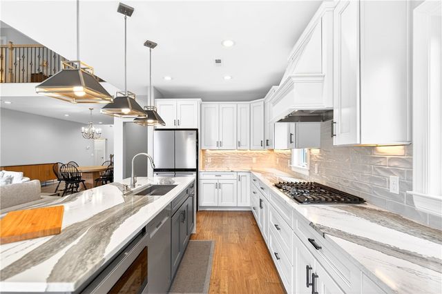 415 Freedom Dr, Richland, PA 15044